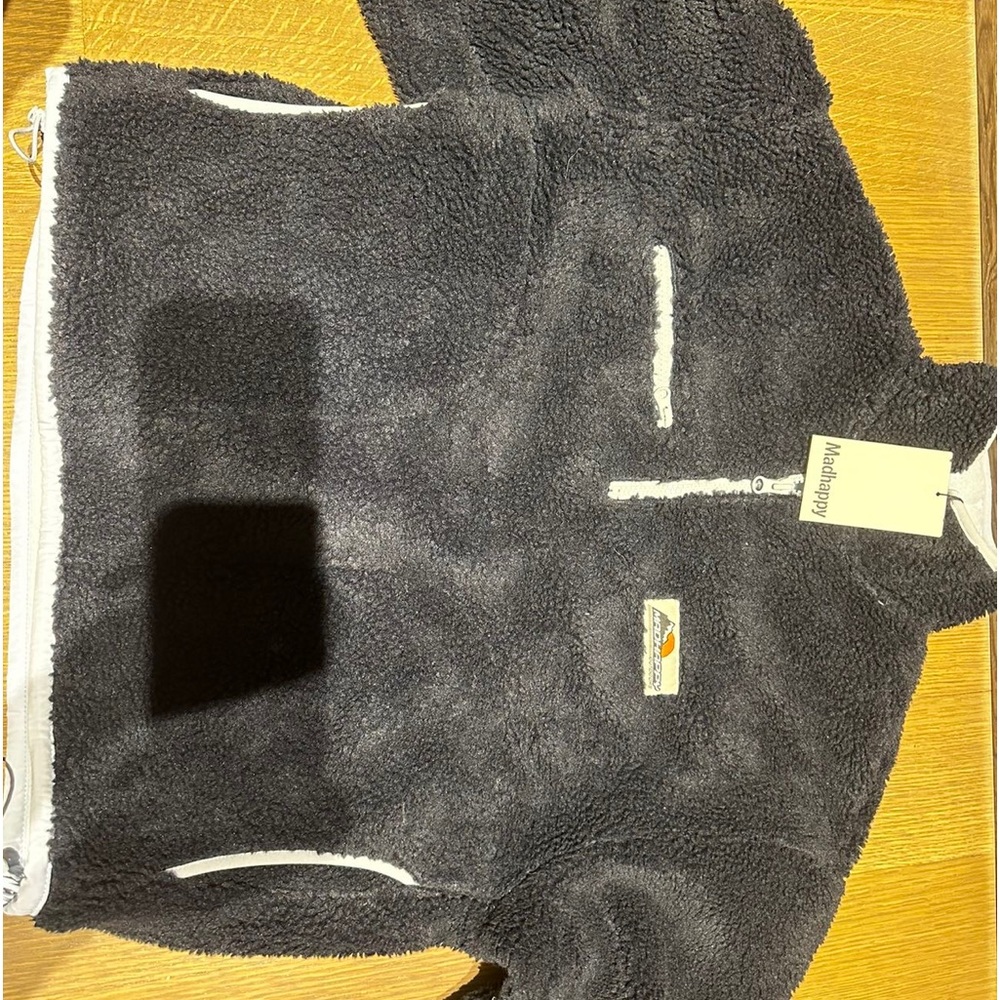 In perfect condition size small mad happy doesn’t sell it anymore